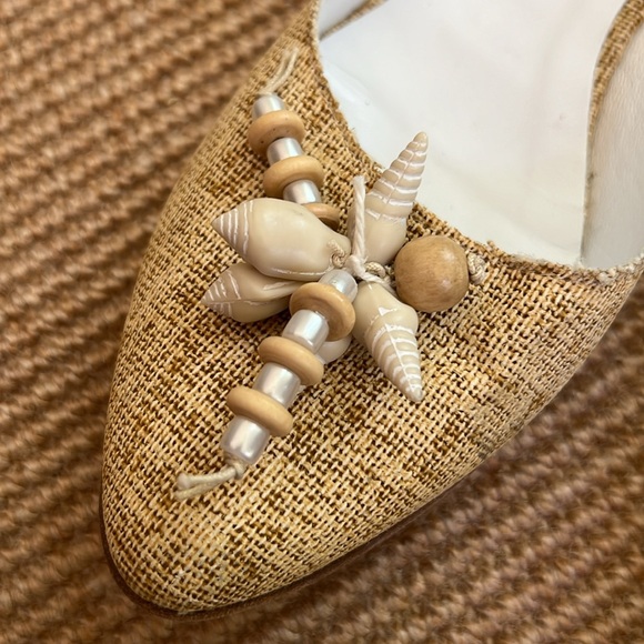 Barney’s NY Pointy Toe Linen Flats w/ Shells & Pearls - Picture 2 of 8